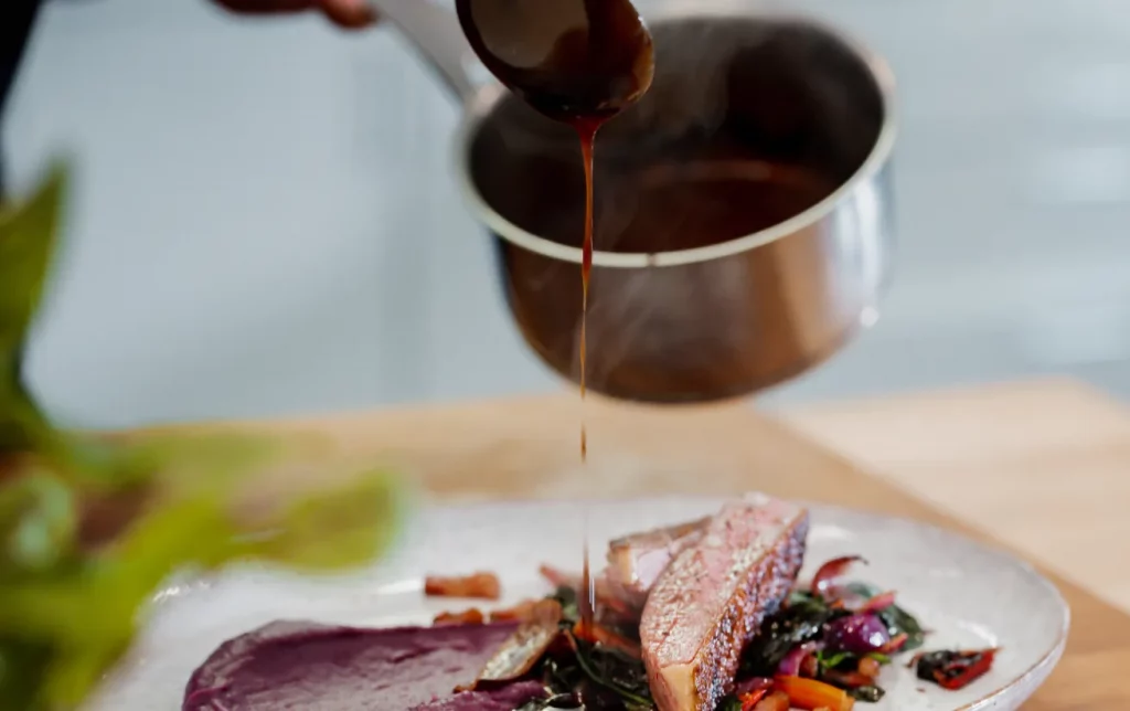 Individuell zubereitetes Gericht aus frischen, regionalen Zutaten – Catering in München